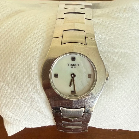Tissot Swiss Quartz Watch L520 Women 30m Silver Tone - mother of pearl - Picture 1 of 3